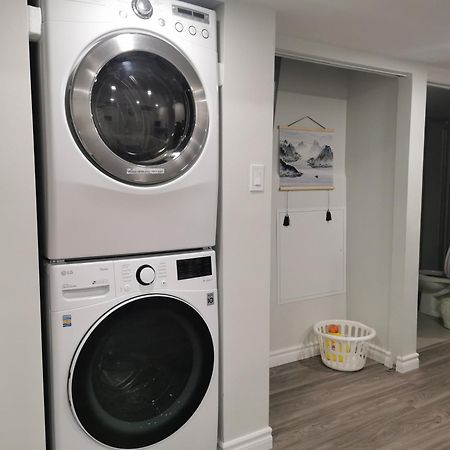 Perfect location comfort private house lower level 2 bedroom unit Mississauga Extérieur photo