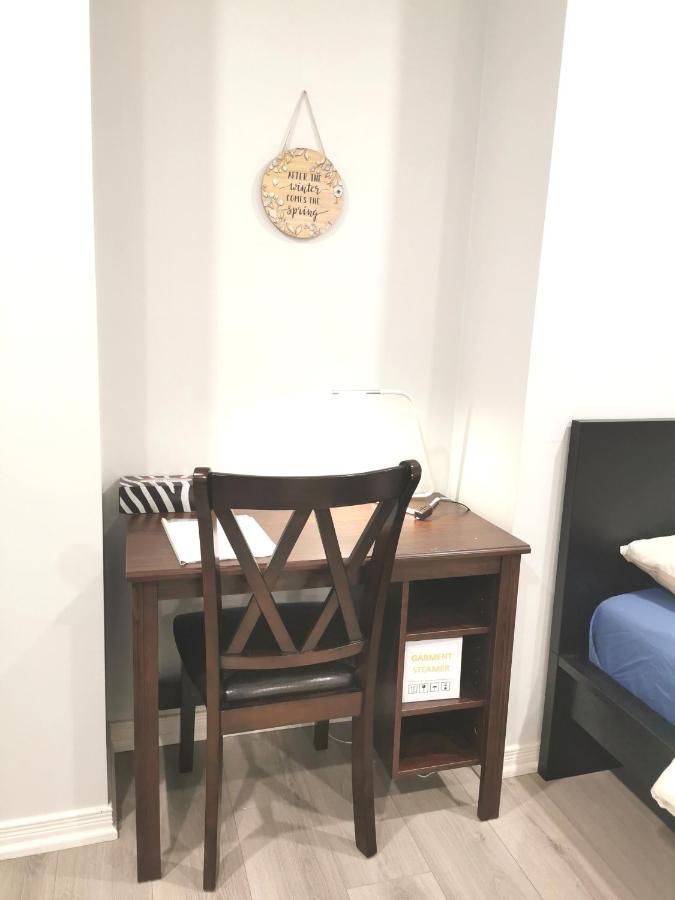 Perfect location comfort private house lower level 2 bedroom unit Mississauga Extérieur photo